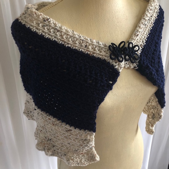 Handmade wool cape - navy and beige - Picture 2 of 7